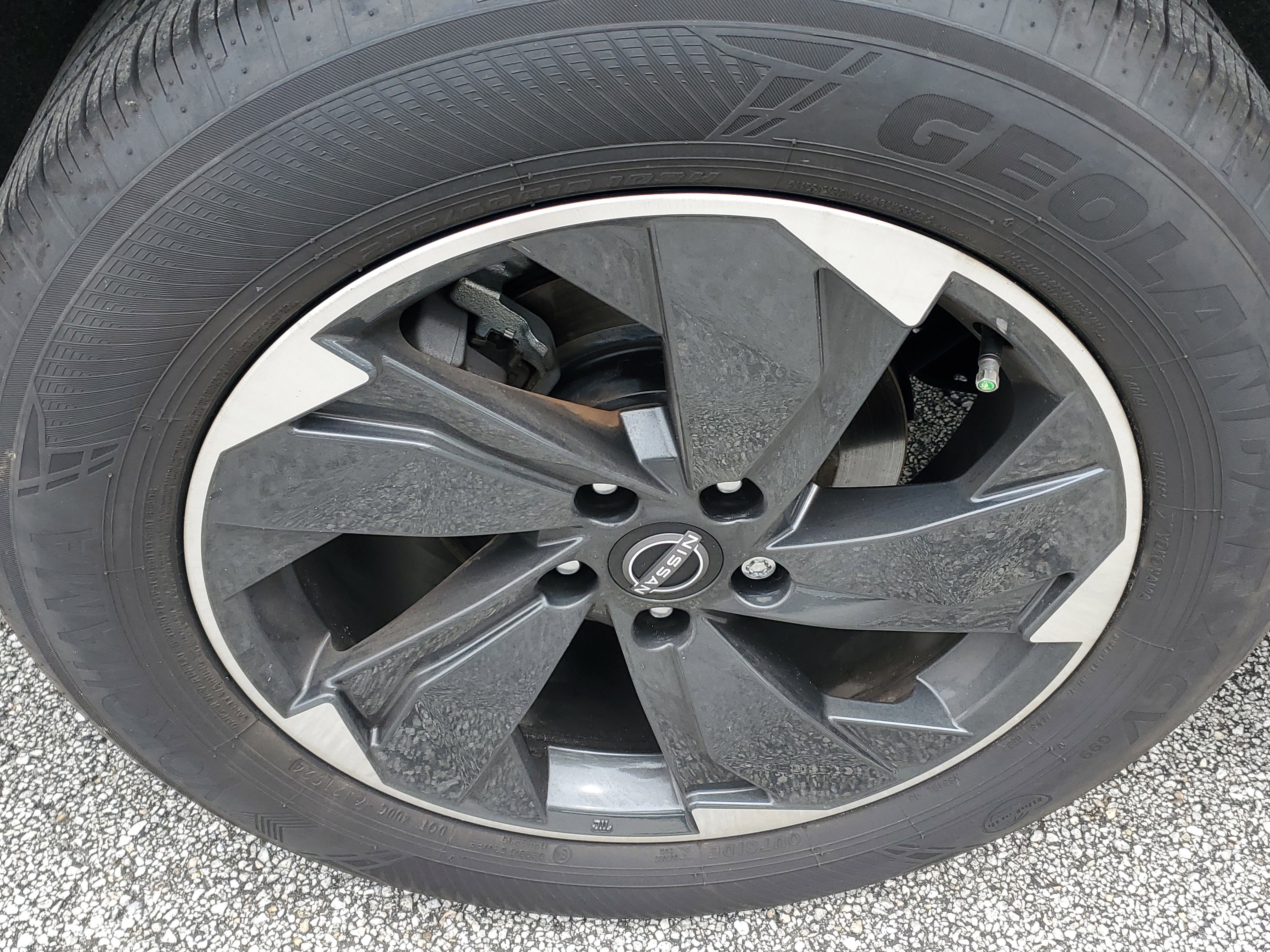 Used 2024 Nissan Rogue SV image 5