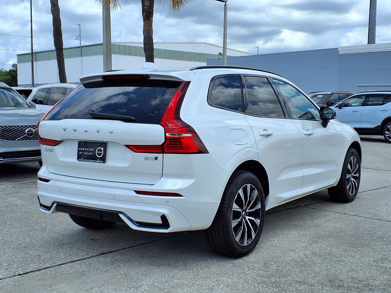 Certified 2025 Volvo XC60 B5 Core w/ Protection Package AWD/4WD image 7