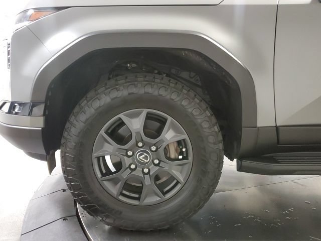 Used 2024 Lexus GX 550 AWD/4WD image 35