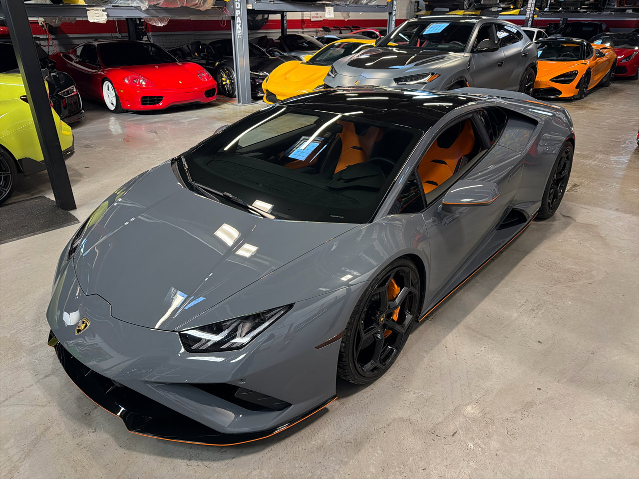 Used 2022 Lamborghini Huracan EVO image 9