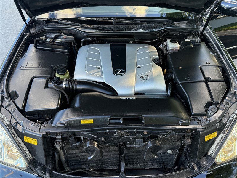 Used 2004 Lexus LS 430 RWD image 21
