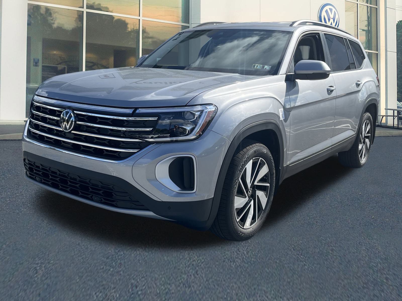 New 2026 Volkswagen Atlas SE image 2