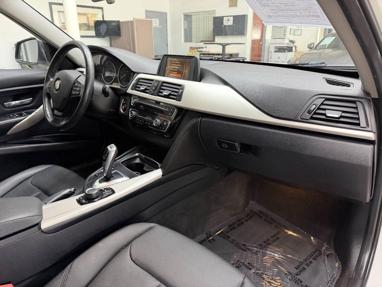 Used 2016 BMW 320i xDrive Sedan AWD/4WD image 18