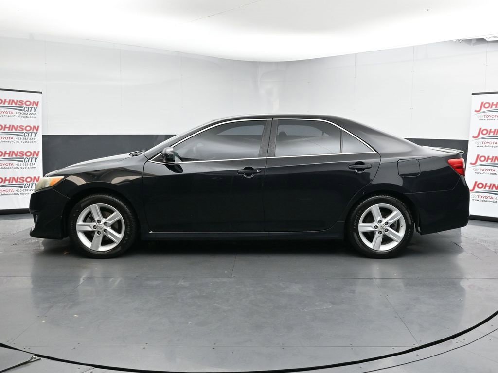 Used 2013 Toyota Camry SE image 5