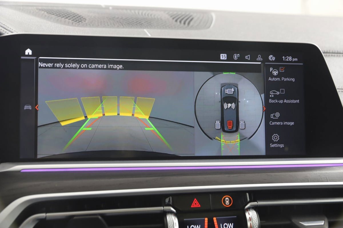 Used 2022 BMW X7 xDrive40i w/ Premium Package image 10