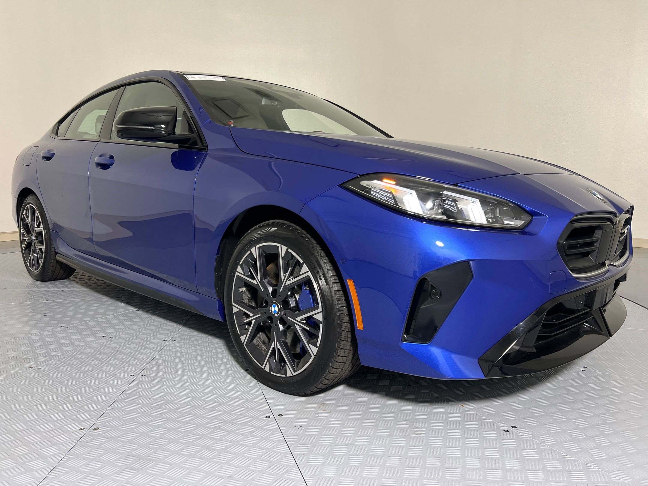 Used 2025 BMW M235i xDrive w/ Premium Package image 7