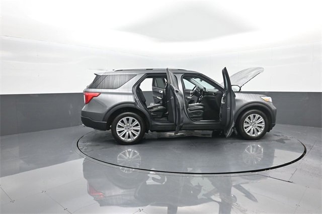 Certified 2022 Ford Explorer Limited w/ Limited Technology Package image 38