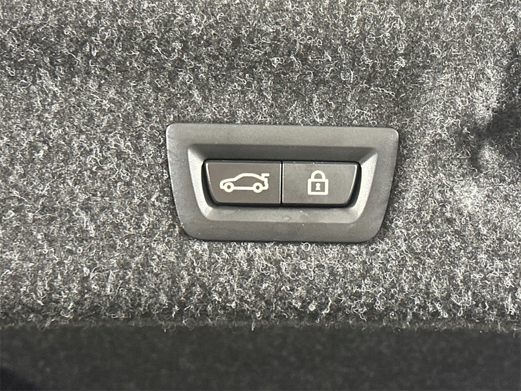 Used 2022 BMW M4 Coupe image 18