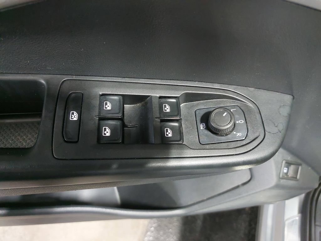 Used 2023 Volkswagen Taos SE w/ Panoramic Sunroof Package AWD/4WD image 28