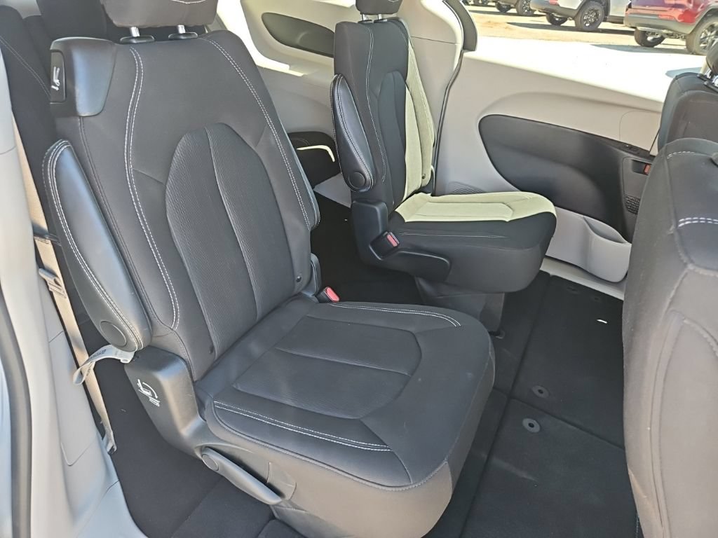 Used 2024 Chrysler Voyager LX FWD image 28