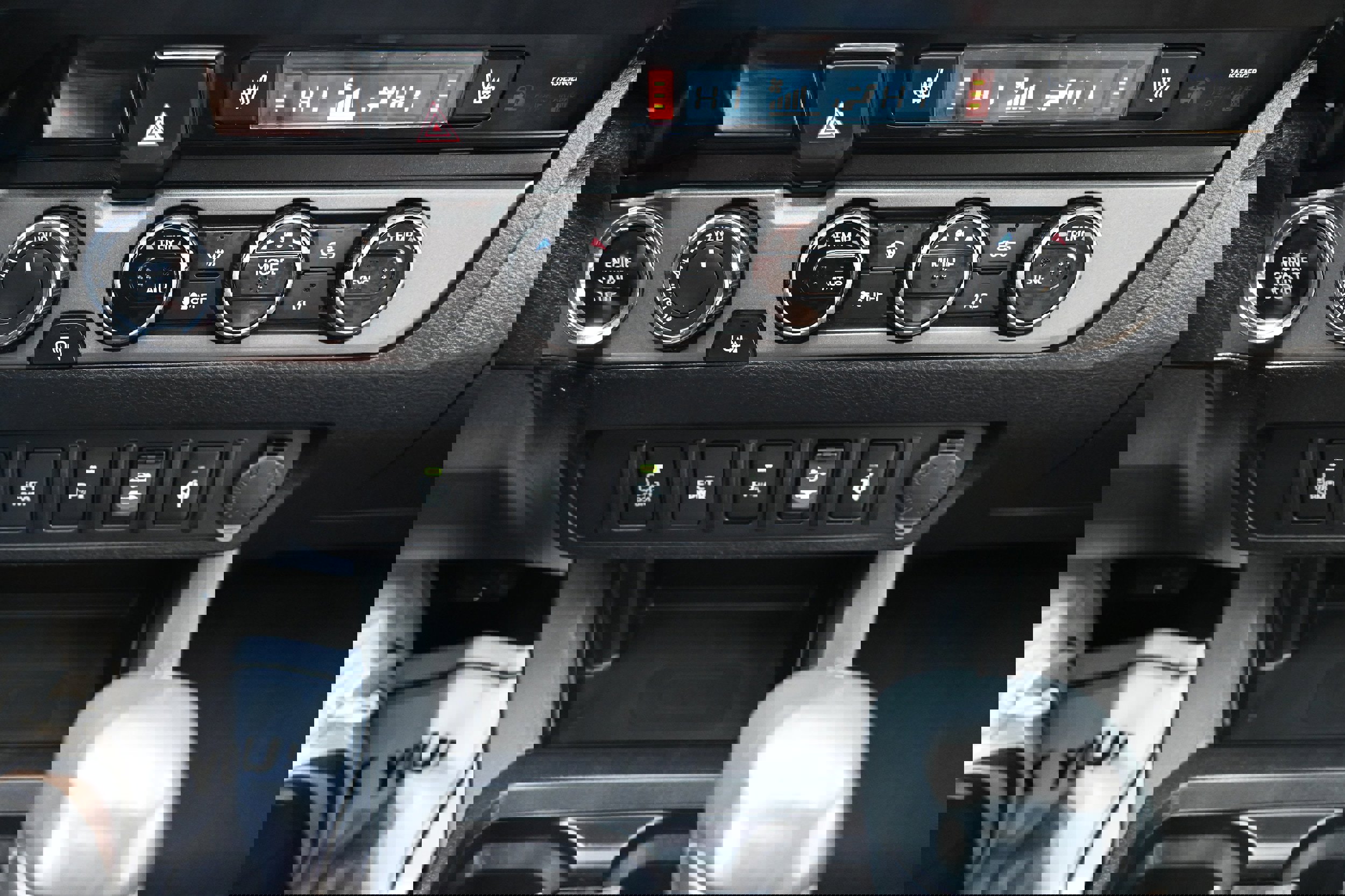 Used 2017 Toyota Tacoma TRD Off-Road image 9