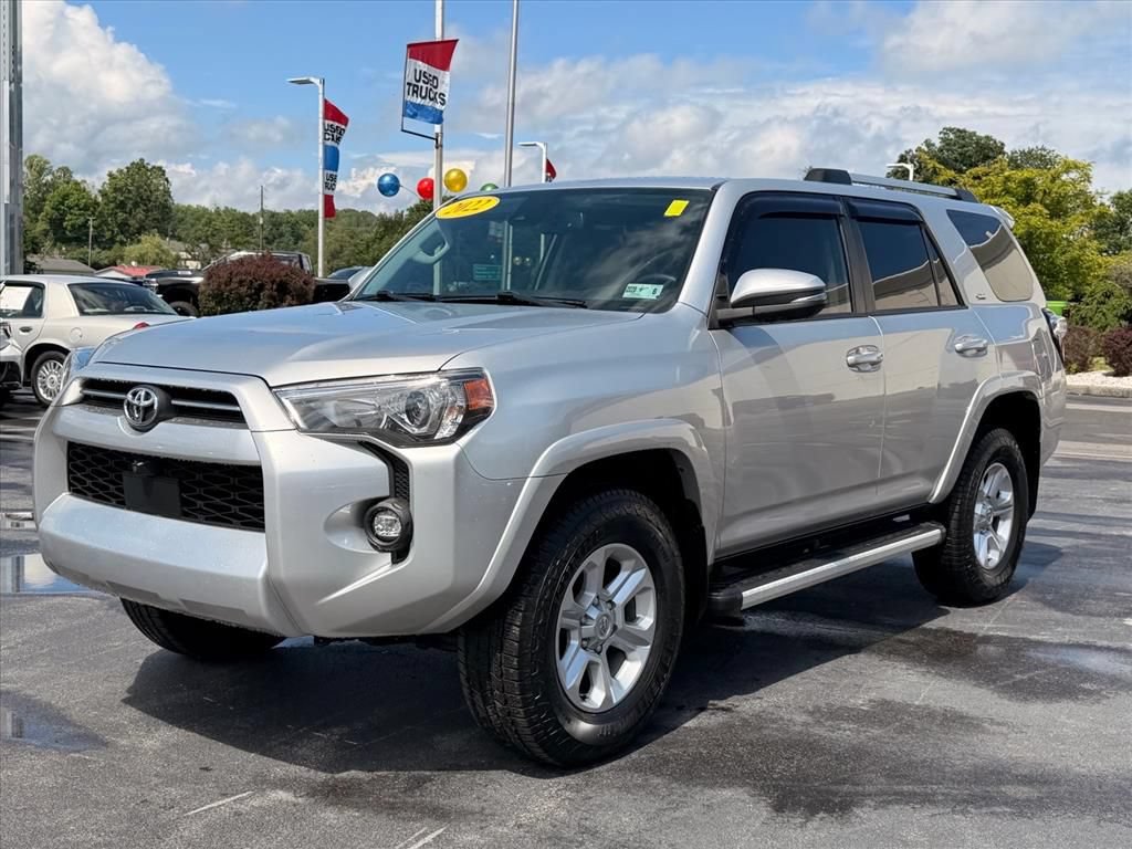 Used 2022 Toyota 4Runner SR5 Premium w/ Moonroof Package AWD/4WD image 9