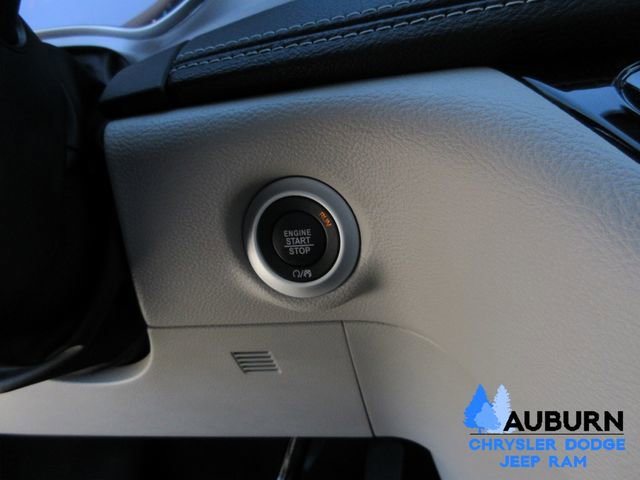 Used 2022 Chrysler Pacifica Touring-L image 18