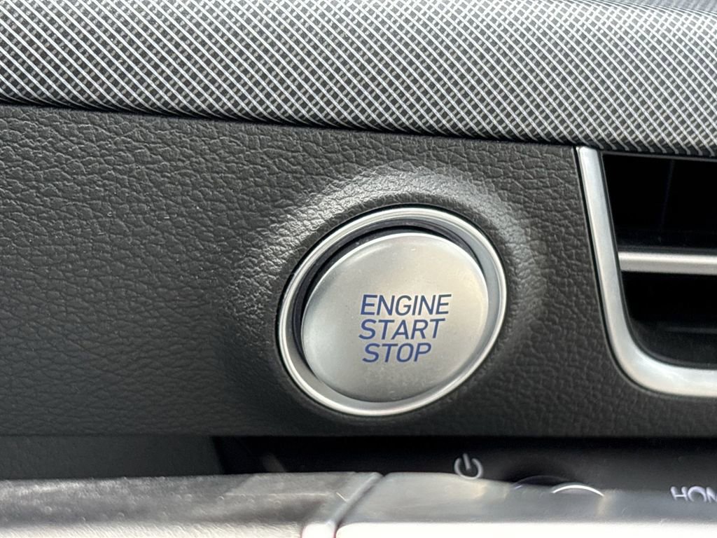 Used 2025 Hyundai Sonata SEL FWD image 17