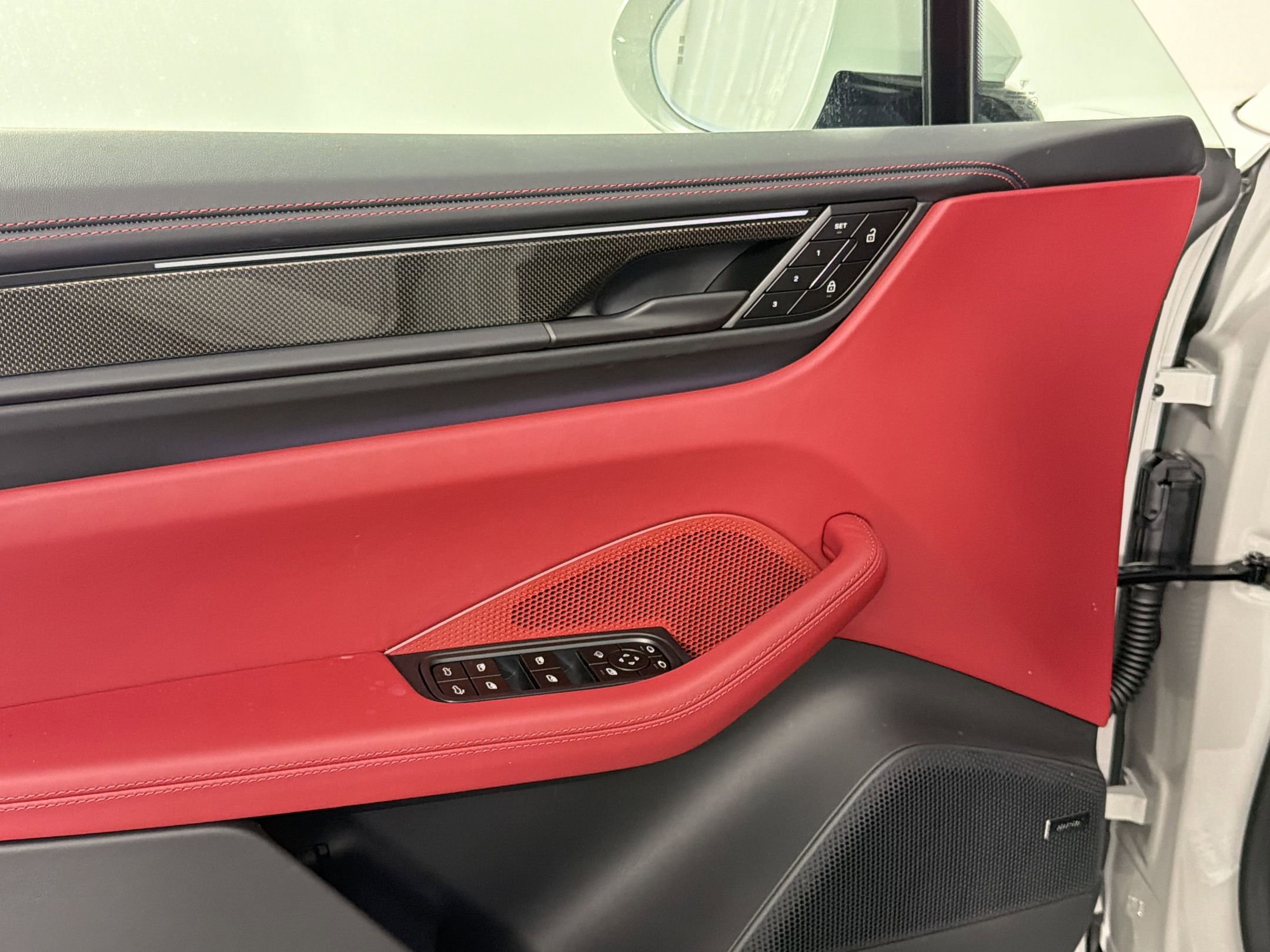 New 2026 Porsche Macan Turbo Electric AWD/4WD image 15