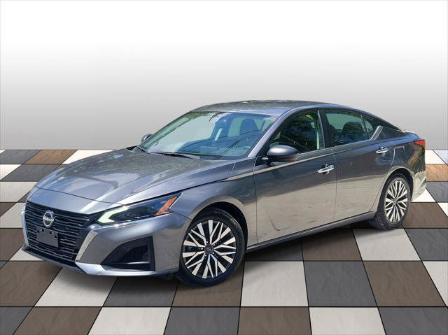 Used 2024 Nissan Altima 2.5 SV FWD image 1