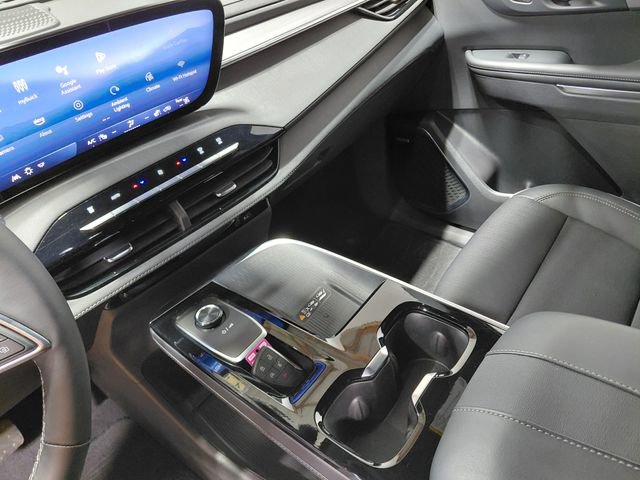Used 2025 Buick Enclave Preferred AWD/4WD image 30