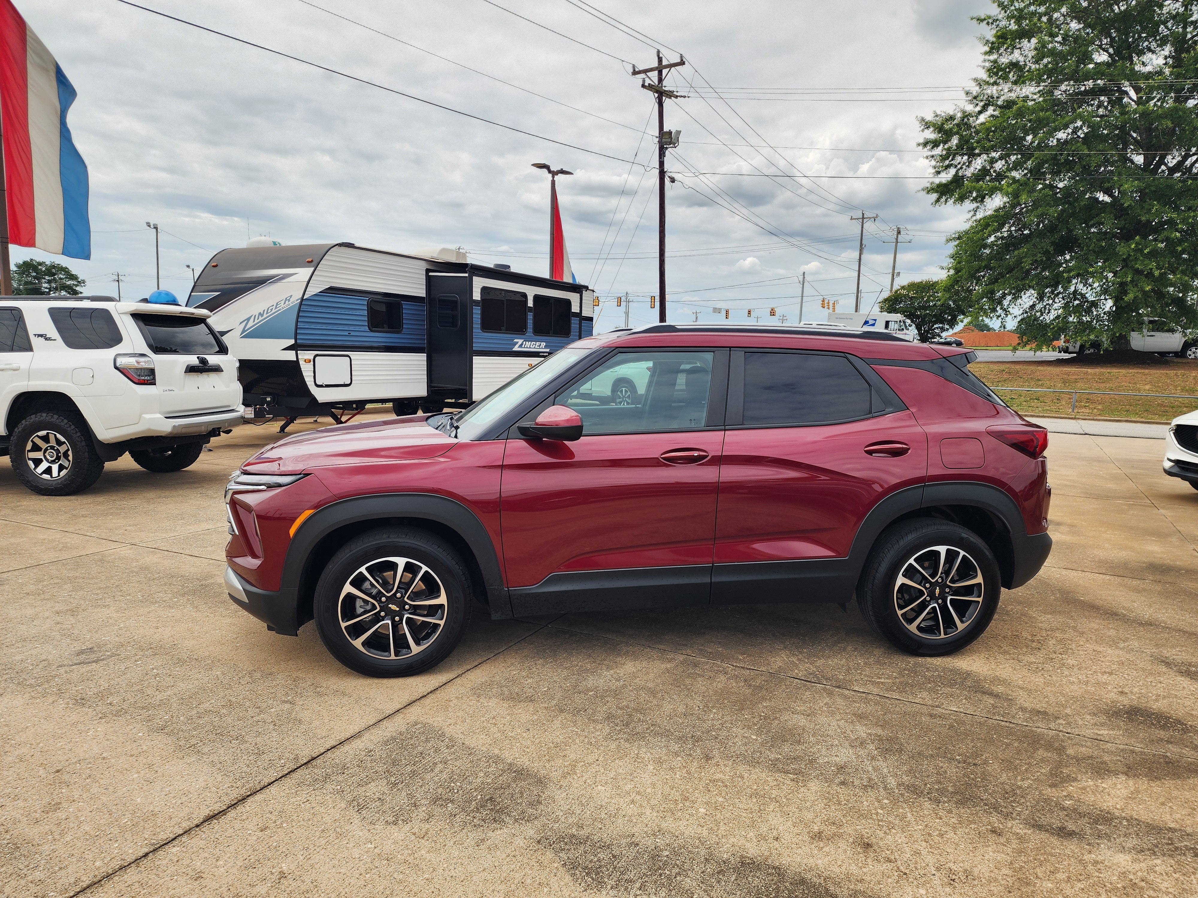 Used 2024 Chevrolet TrailBlazer LT w/ Convenience Package FWD image 8