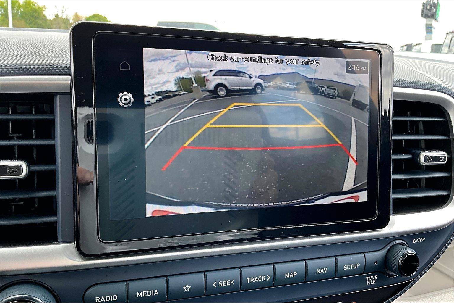 Used 2024 Hyundai Venue Limited FWD image 21