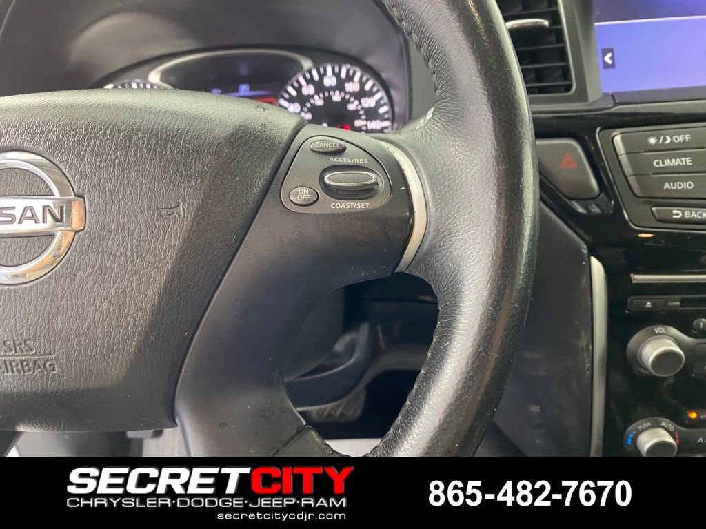 Used 2018 Nissan Pathfinder SV FWD image 15
