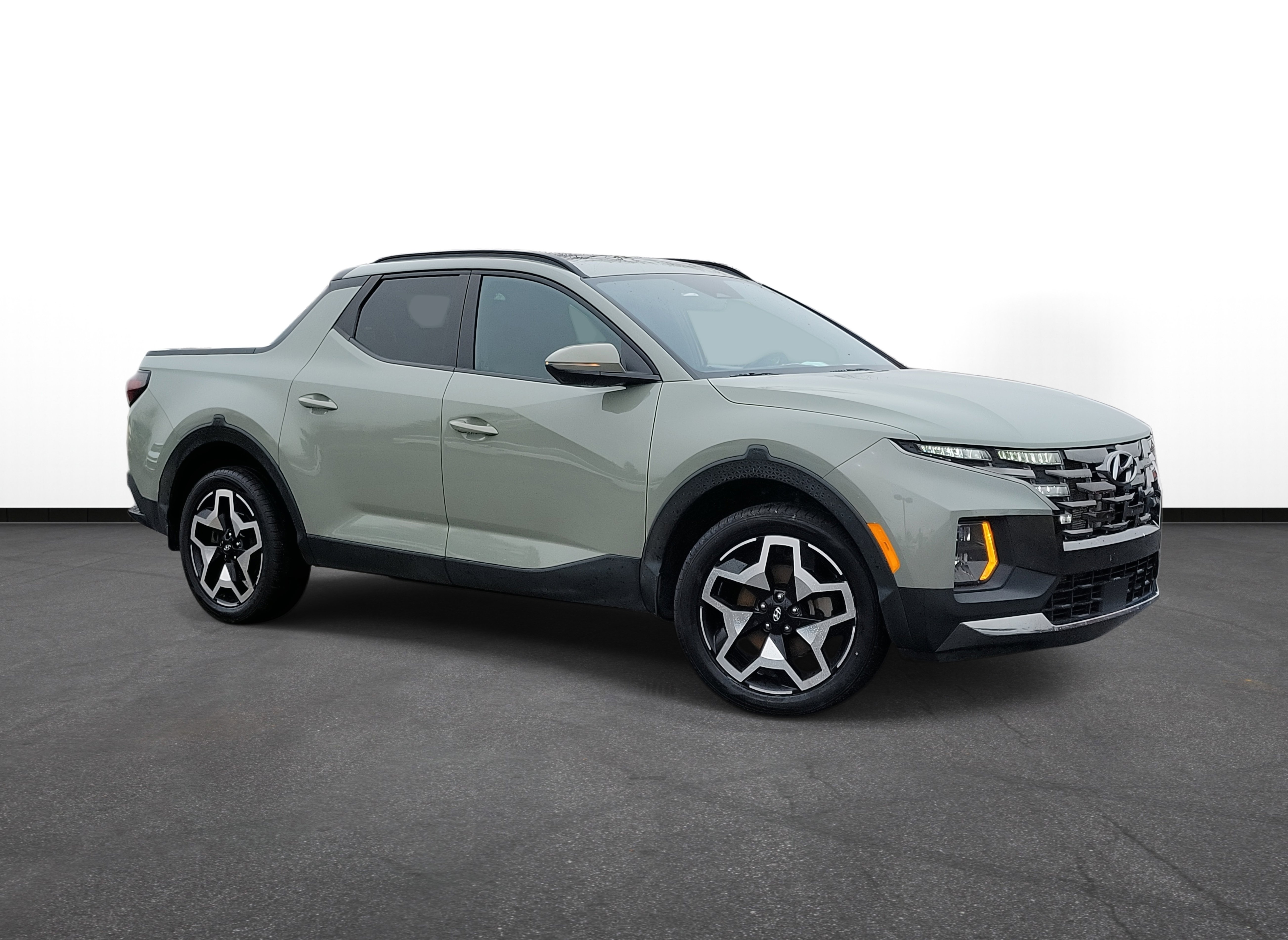 Used 2022 Hyundai Santa Cruz Limited image 1