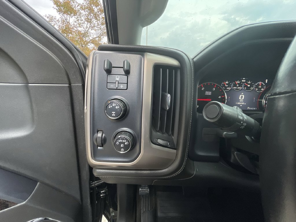 Certified 2015 GMC Sierra 2500 Denali w/ Duramax Plus Package AWD/4WD image 17