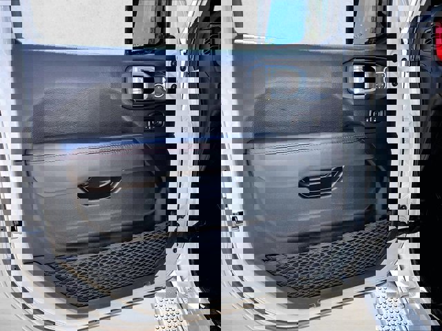 Used 2020 Jeep Wrangler Unlimited Rubicon w/ Steel Bumper Group image 17