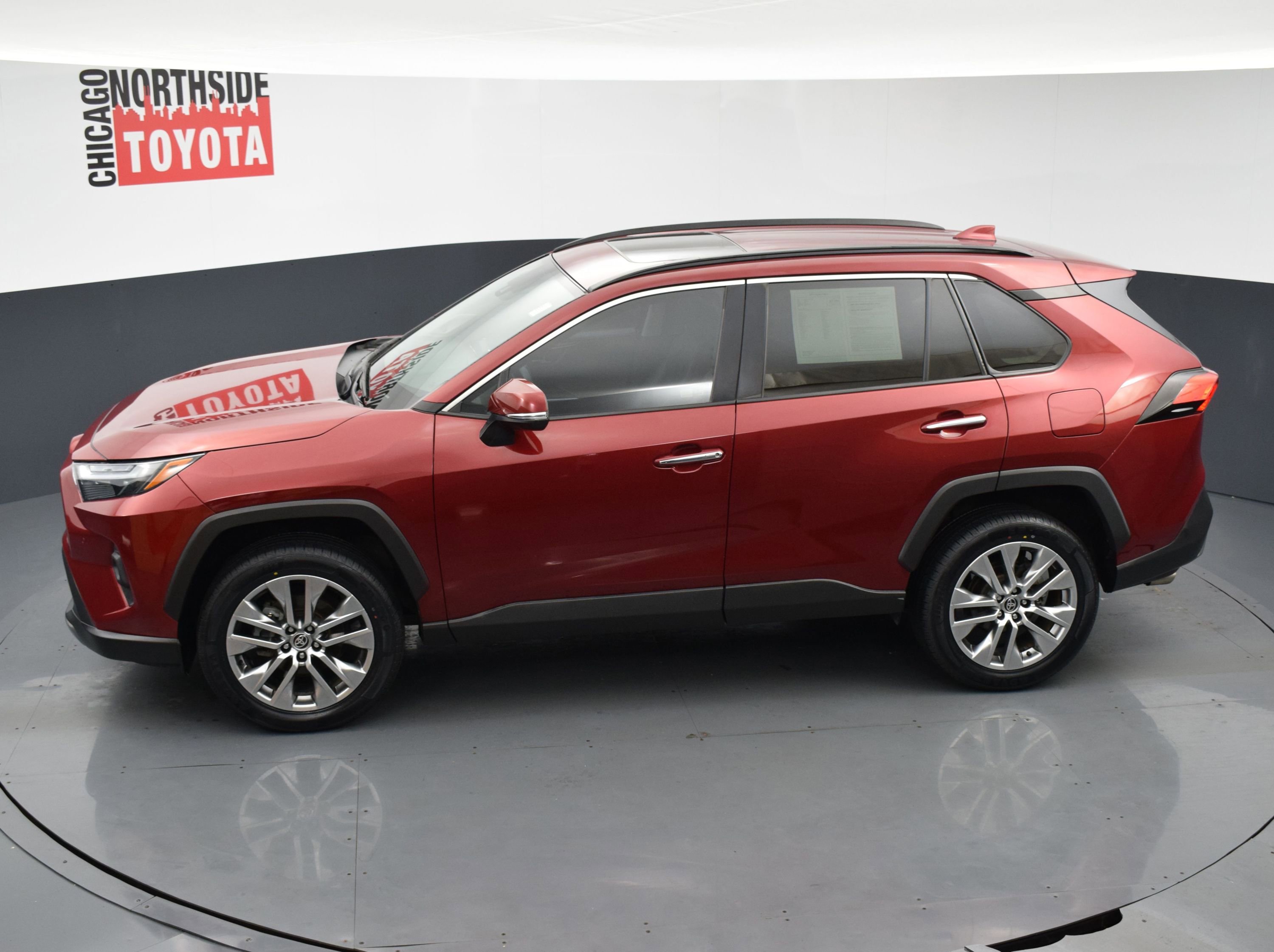Used 2022 Toyota RAV4 Limited AWD/4WD image 27
