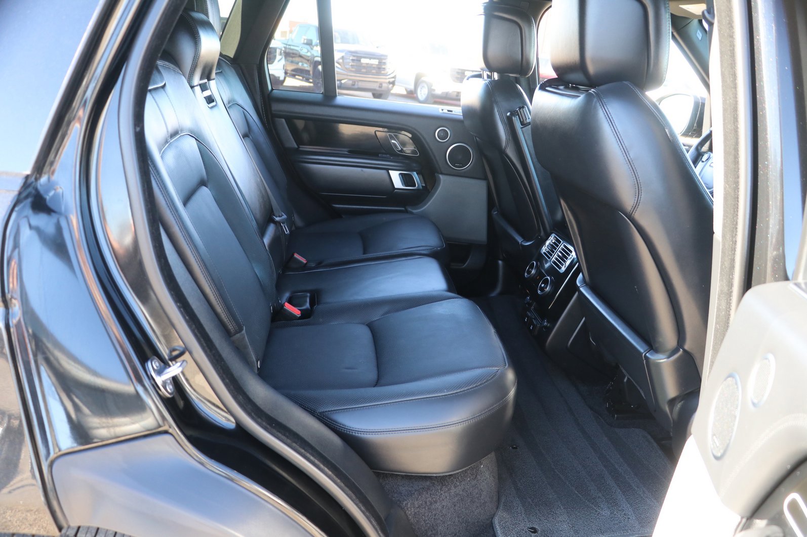 Used 2020 Land Rover Range Rover HSE image 33