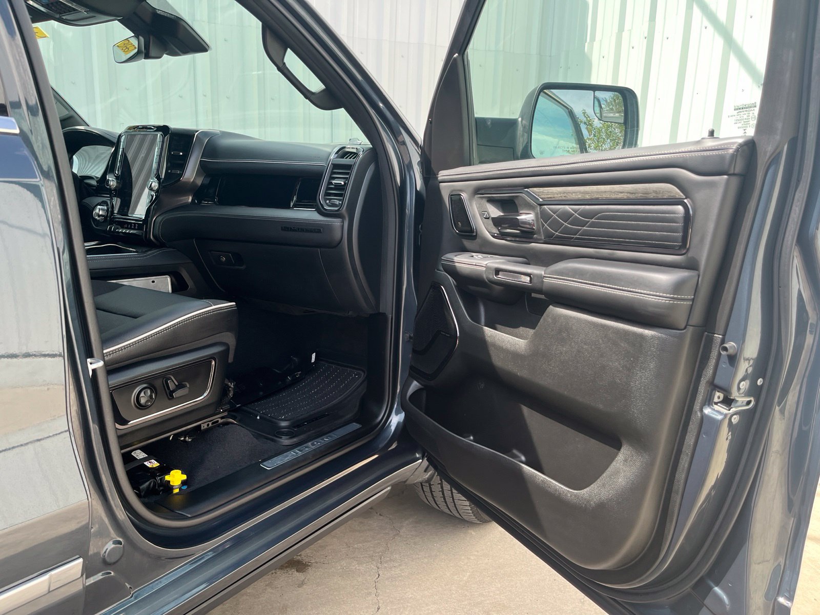 Used 2026 RAM 1500 Limited AWD/4WD image 16