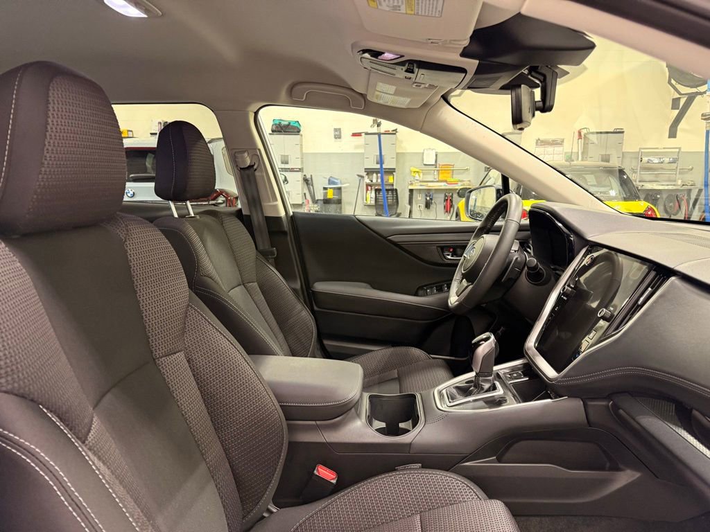 Used 2025 Subaru Outback Premium image 29