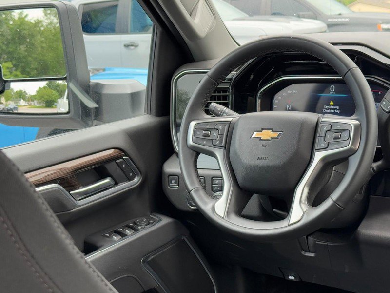 Used 2025 Chevrolet Silverado 2500 LT w/ Safety Package AWD/4WD image 12