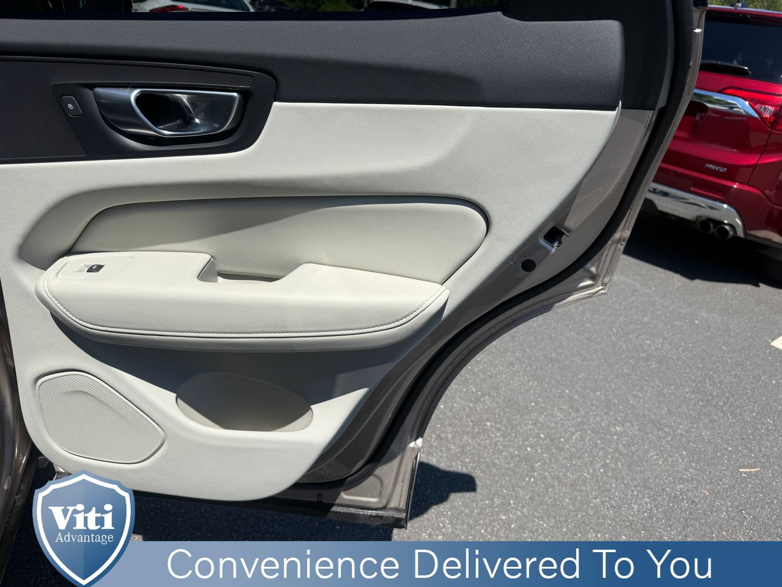 Certified 2025 Volvo XC60 T8 Plus w/ Protection Package Premier AWD/4WD image 23