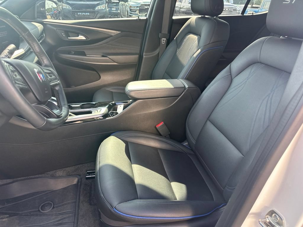 Used 2025 Buick Envista Sport Touring w/ Convenience I Package FWD image 8
