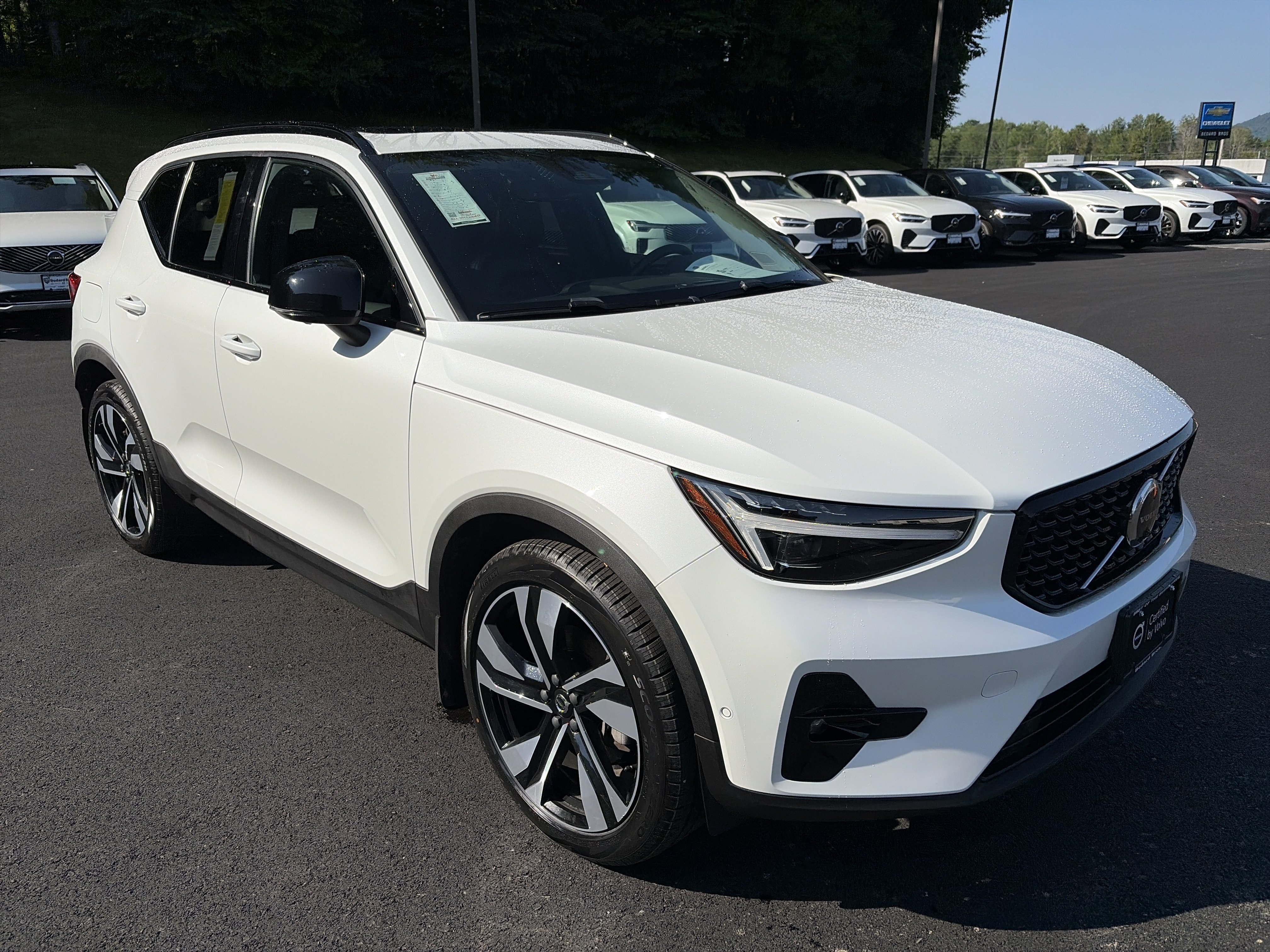Certified 2023 Volvo XC40 B5 Ultimate w/ Protection Package Premier AWD/4WD image 7