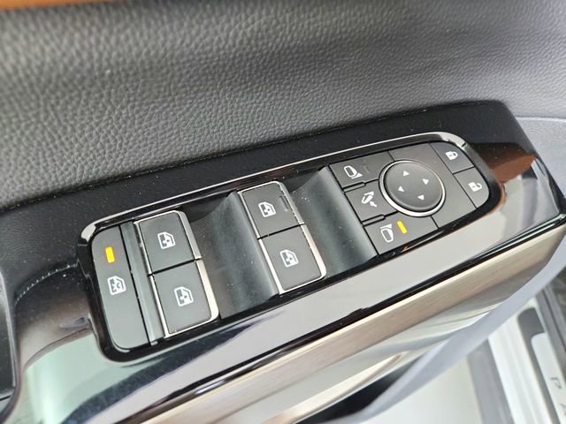 Used 2025 Nissan Pathfinder Platinum w/ Cargo Package image 39