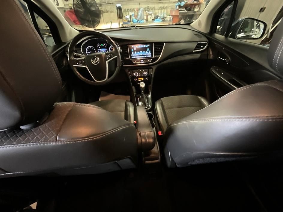 Used 2019 Buick Encore Preferred image 3