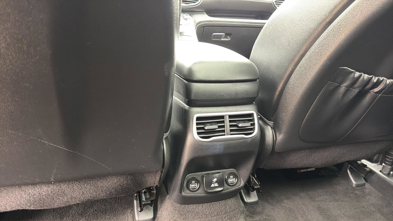 Used 2023 Hyundai Santa Fe Limited image 27