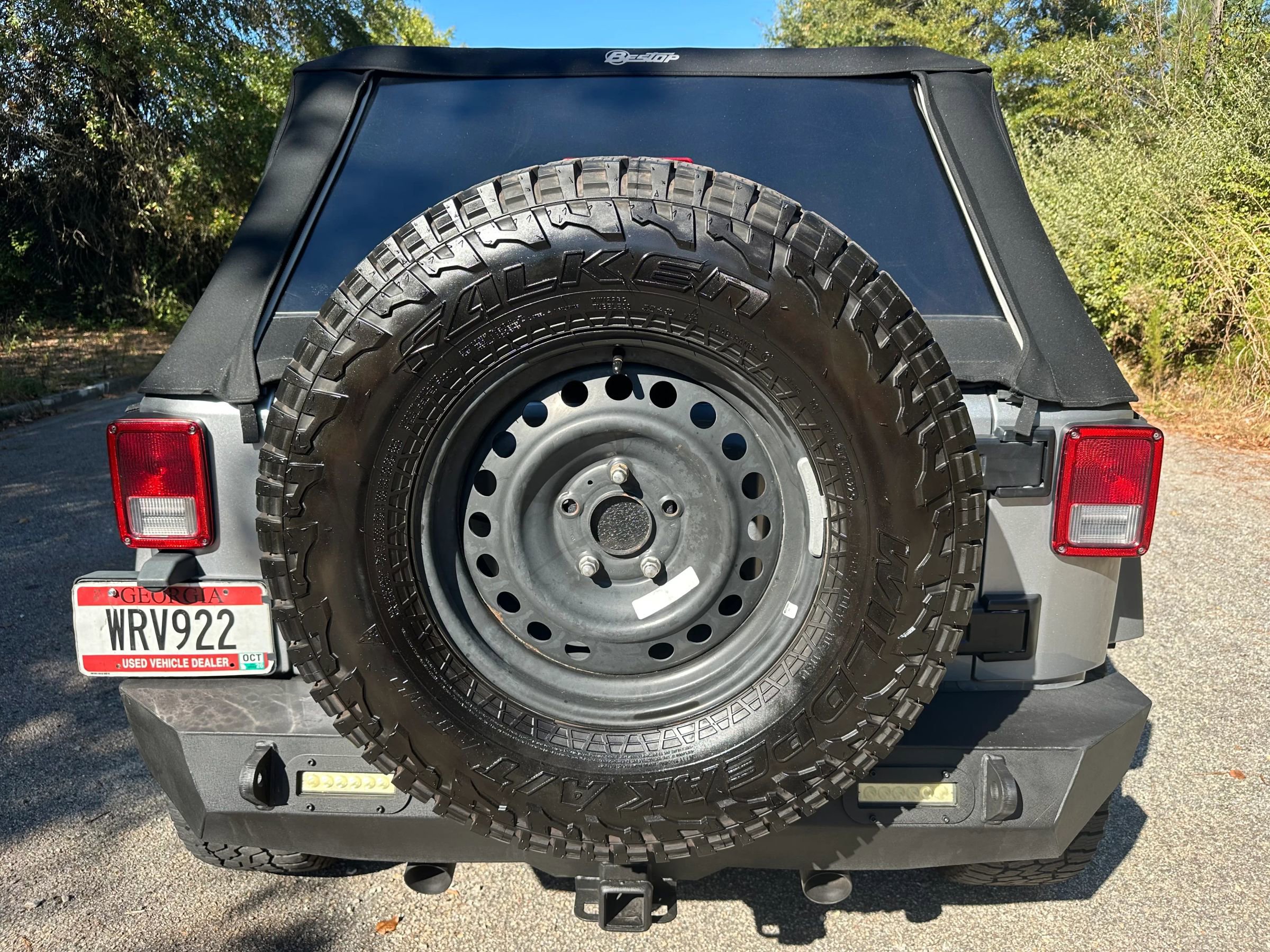 Used 2018 Jeep Wrangler Unlimited Sahara image 4