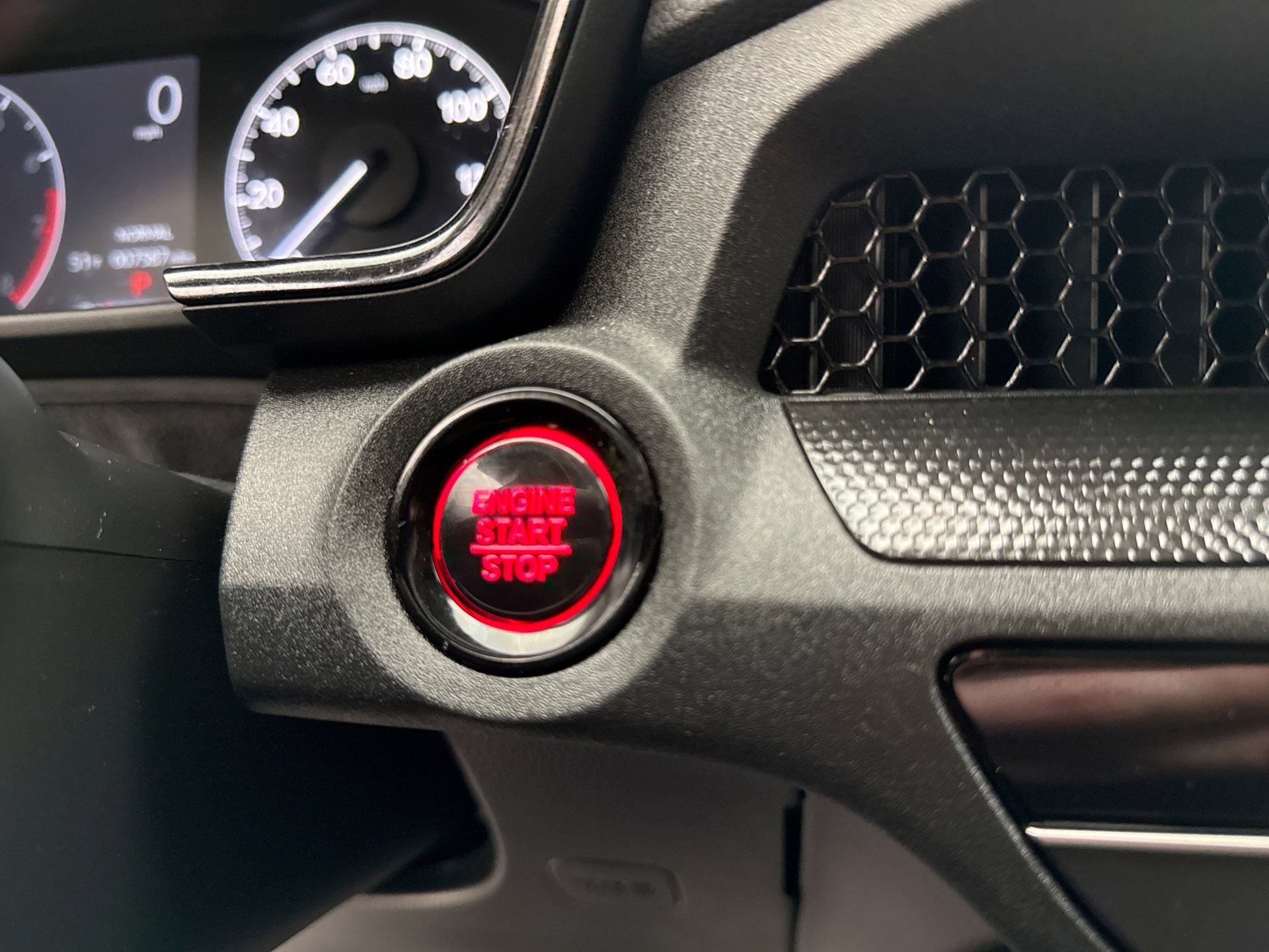 Used 2025 Honda CR-V LX image 17