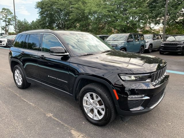 Used 2023 Jeep Grand Cherokee Limited AWD/4WD image 9