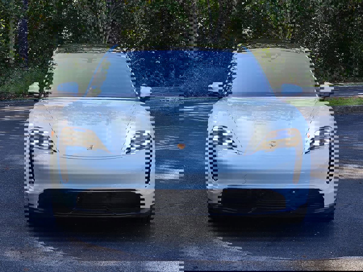 Used 2023 Porsche Taycan image 9