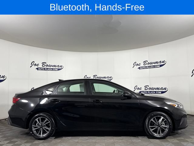 Used 2024 Kia Forte LXS w/ LXS Technology Package FWD image 5