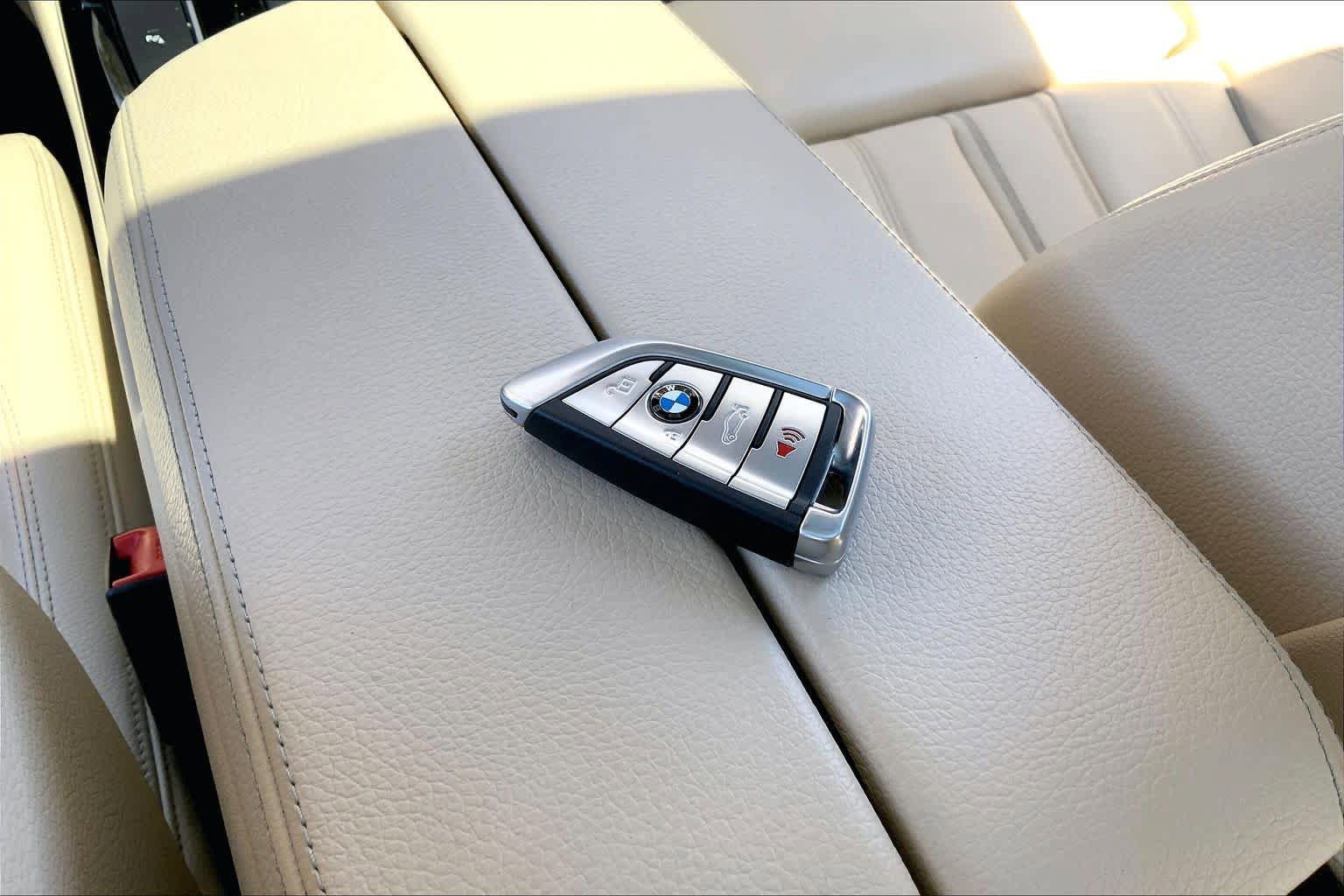 Used 2020 BMW 530i xDrive w/ Premium Package AWD/4WD image 15