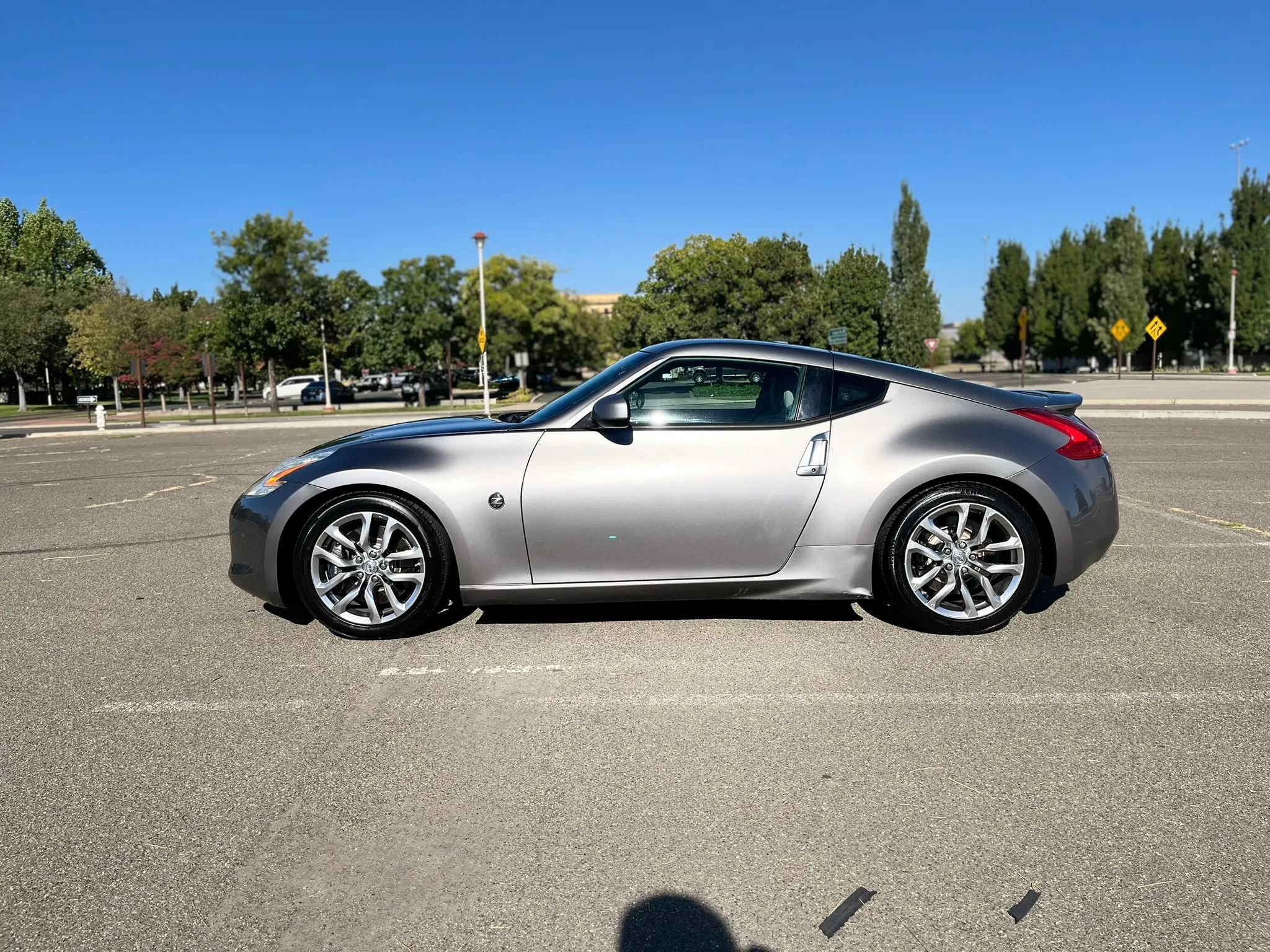 Used 2010 Nissan 370Z Touring w/ Sport Pkg RWD image 8