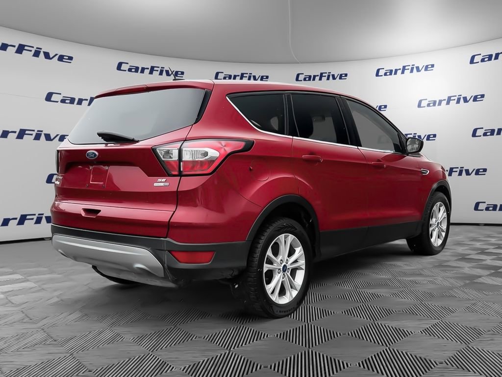 Used 2017 Ford Escape SE w/ SE Cold Weather Package AWD/4WD image 6