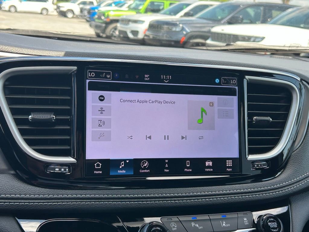 New 2025 Chrysler Pacifica Select w/ Uconnect Theater Family Group image 37