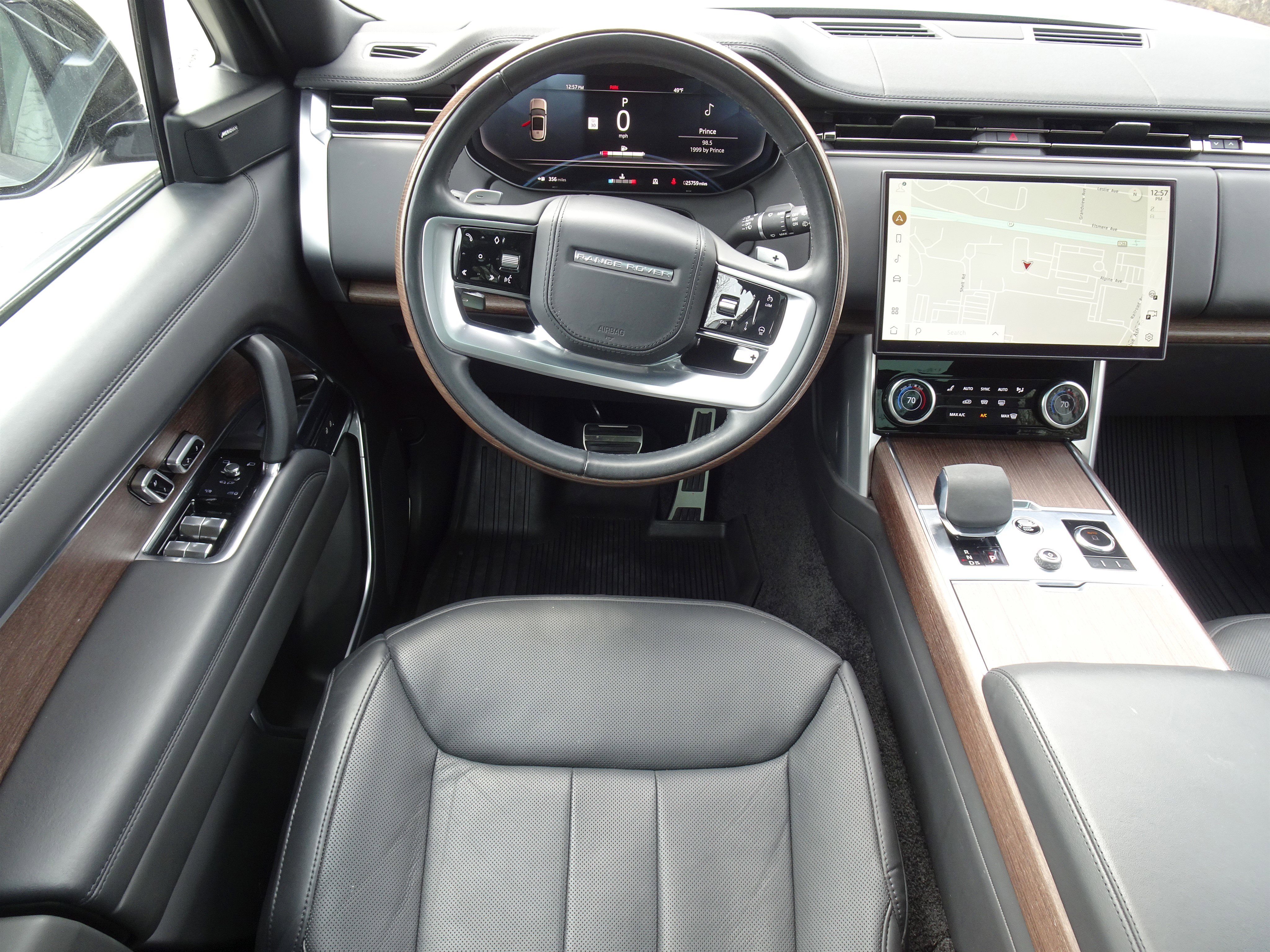 Certified 2023 Land Rover Range Rover SE image 18