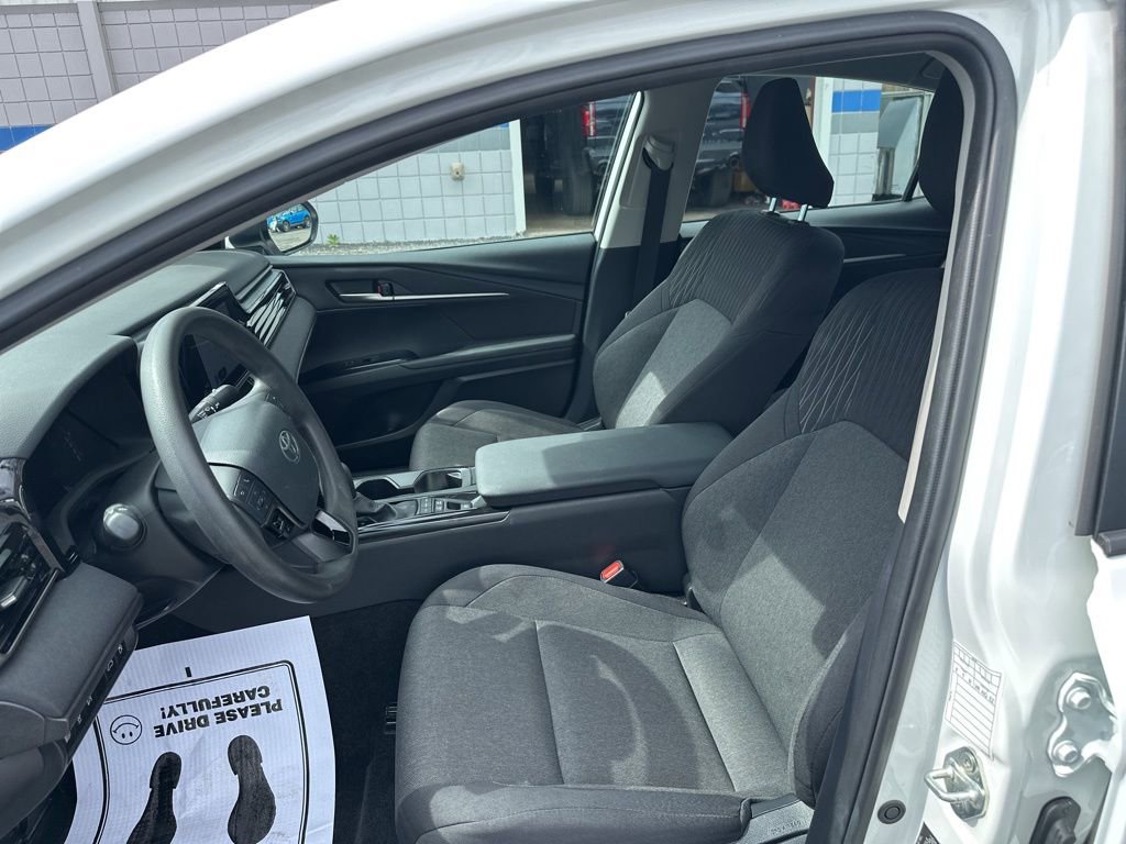 Used 2025 Toyota Camry LE image 13