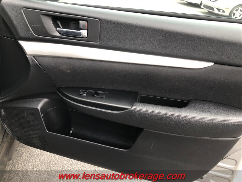 Used 2011 Subaru Outback 2.5i AWD/4WD image 20